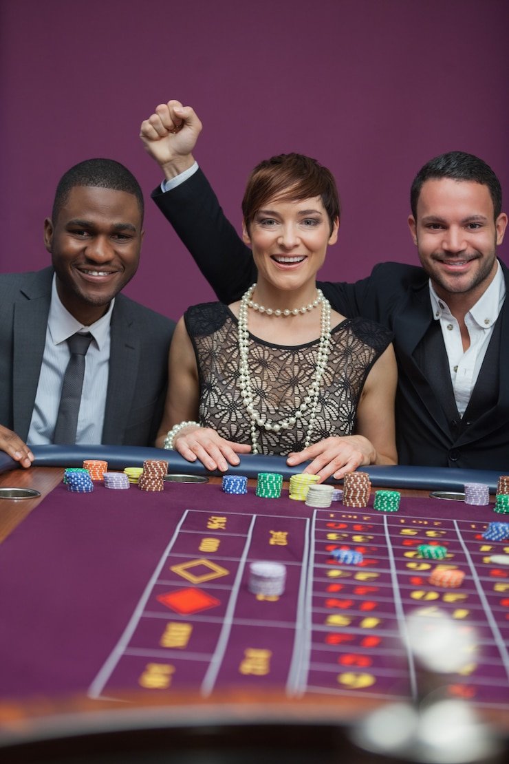 Baccarat banker and player hands dealt in real time